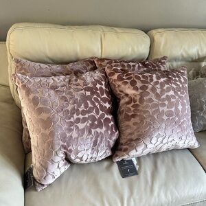 2 pillows
